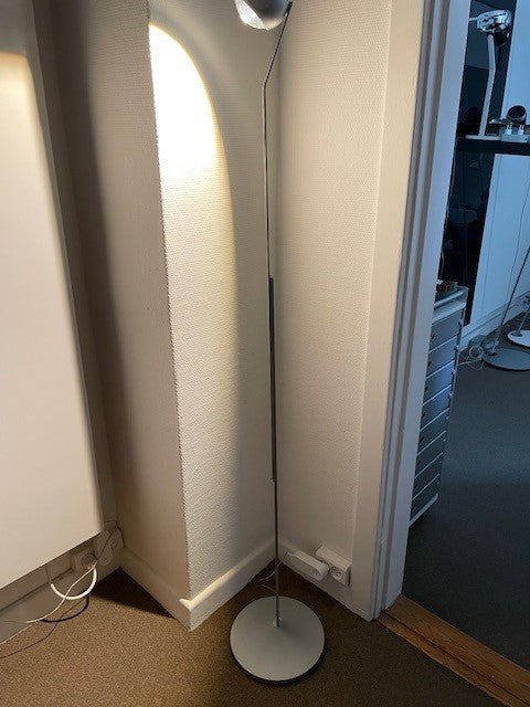 Io 3d Lettura gulvlampe mat silver Occhio (outlet)