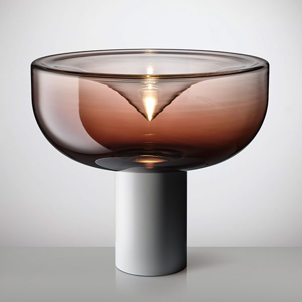 Aella T 54 bordlampe fra Leucos