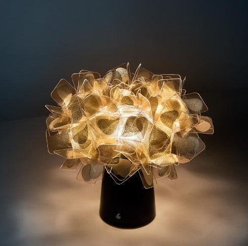 Clizia (Mama Non Mama) bordlampe med batteri fra Slamp