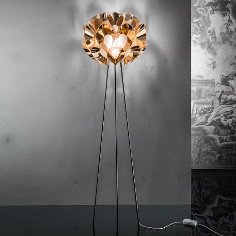 Flora gulvlampe fra Slamp