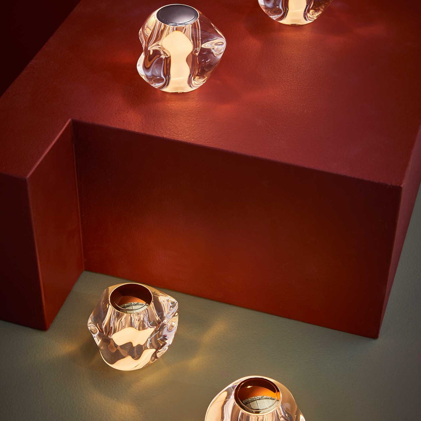Ice Ball bordlampe fra Loom Design
