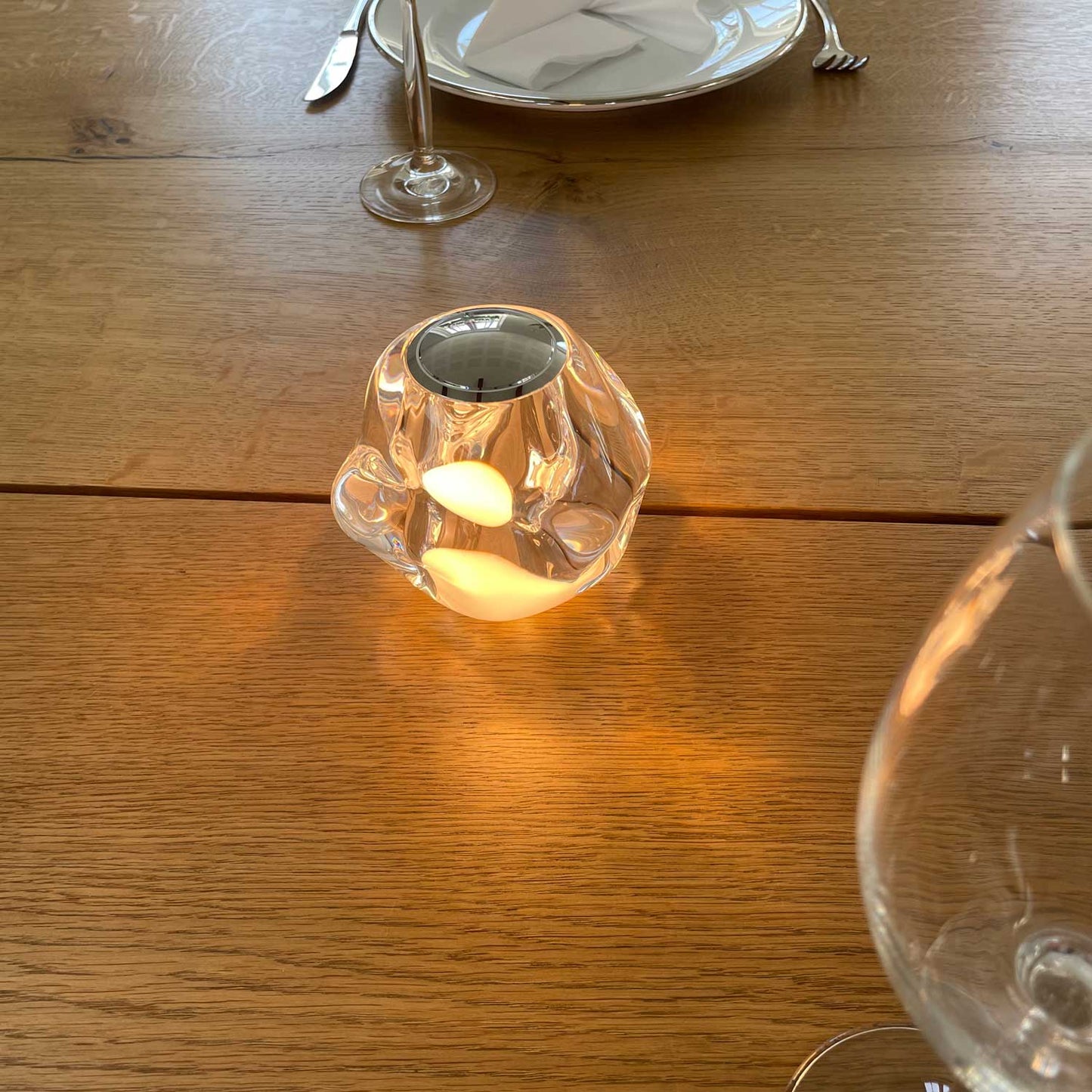 Ice Ball bordlampe fra Loom Design