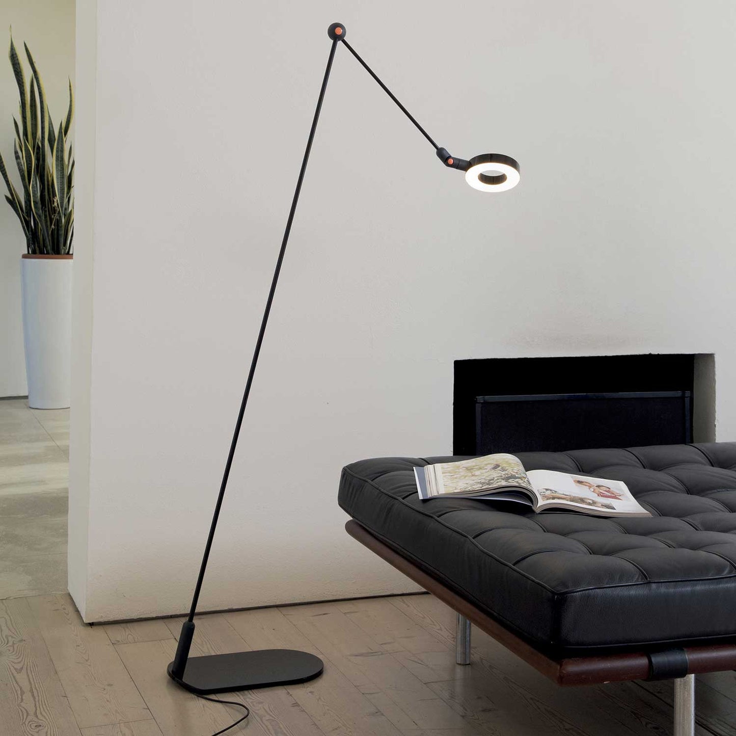 L'Amica gulvlampe fra Martinelli Luce