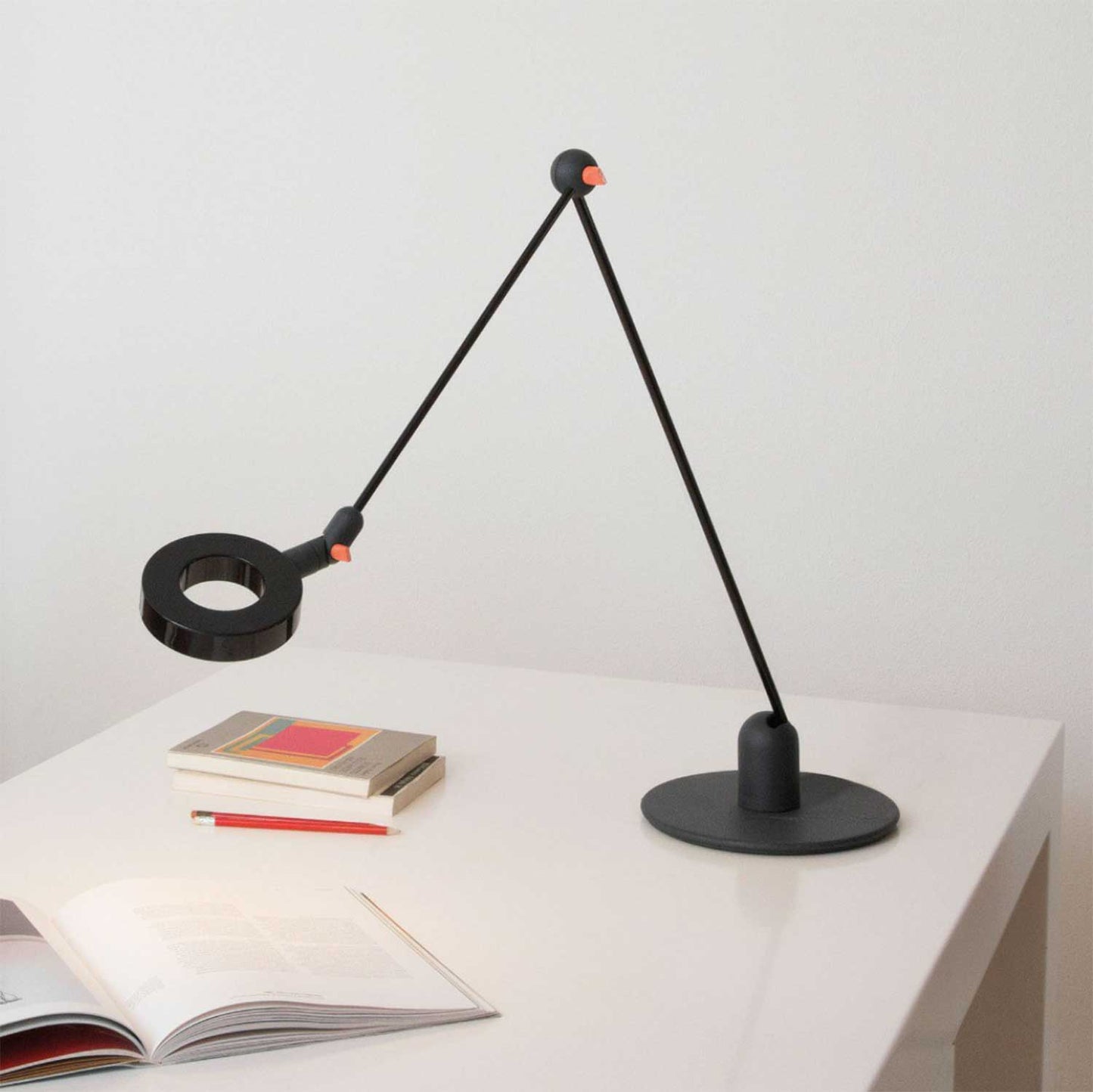 Amica bordlampe fra Martinelli Luce
