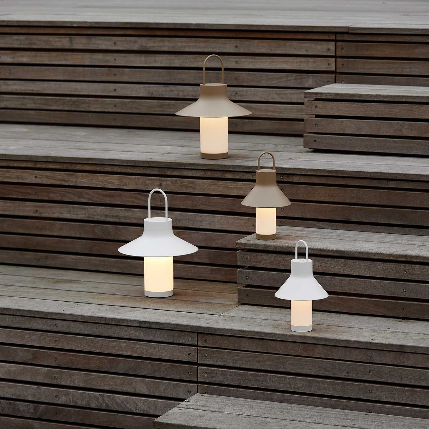 Shadow transportabel bordlampe fra Loom Design