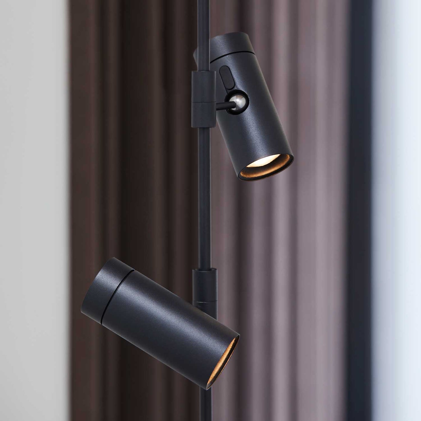 Sia batteri gulvlampe fra Loom Design