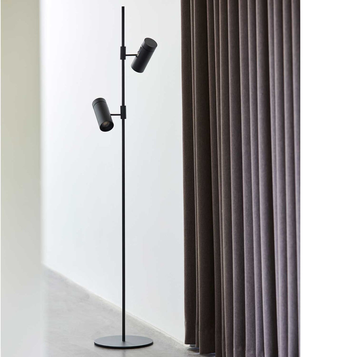 Sia batteri gulvlampe fra Loom Design