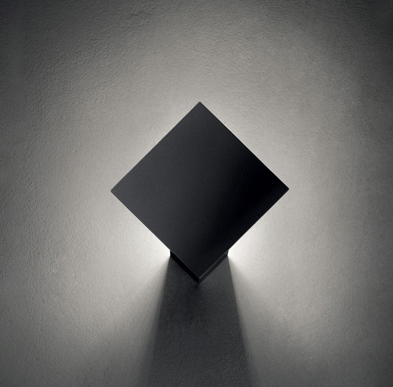 Puzzle Outdoor Square væglampe fra Lodes