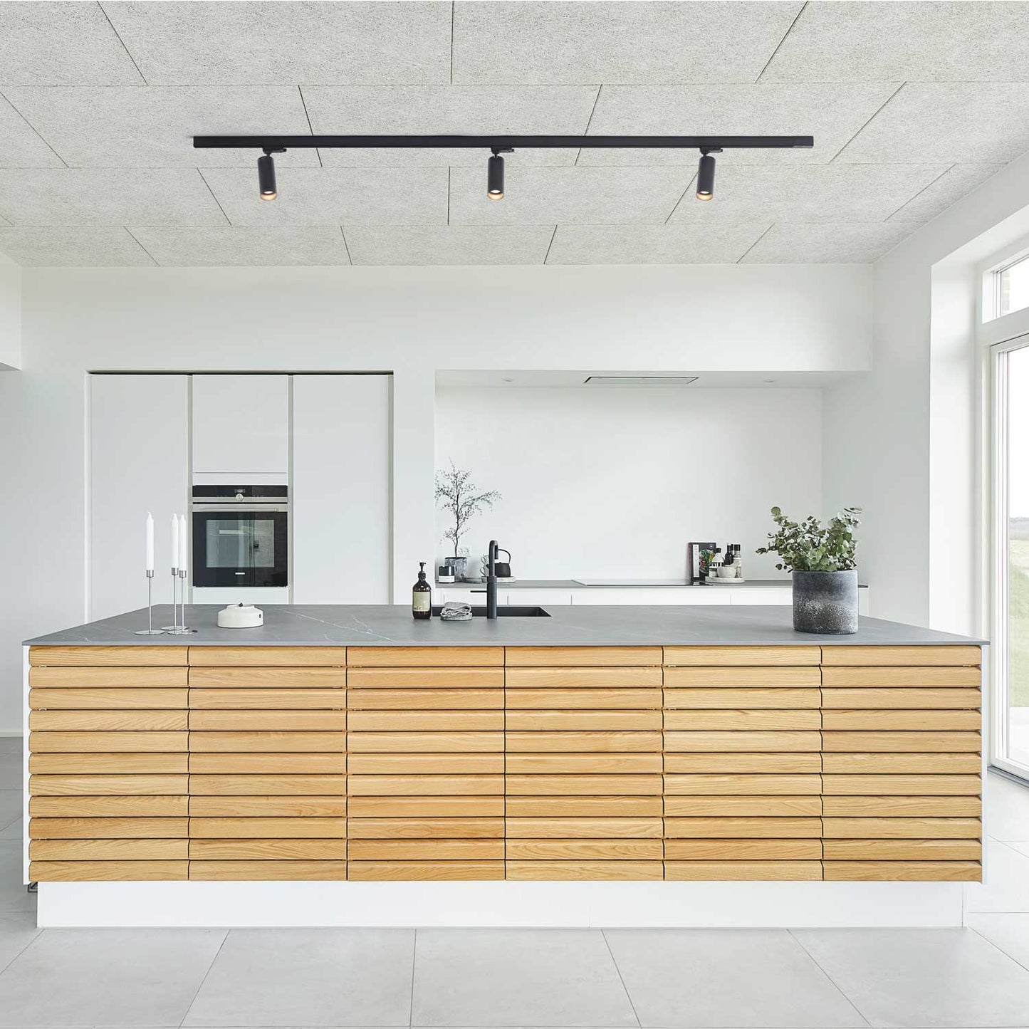 Space skinnespot fra Loom Design