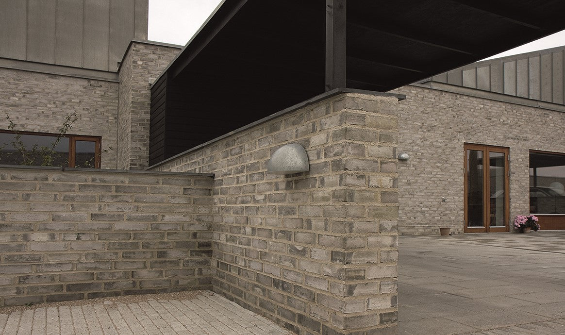 Quarto 270 væglampe i galvaniseret