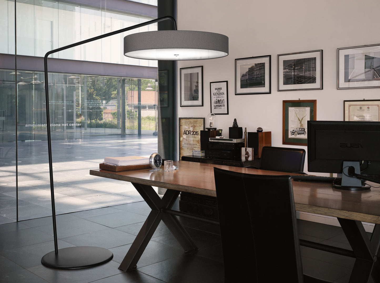 Corner F gulvlampe Modu Luce