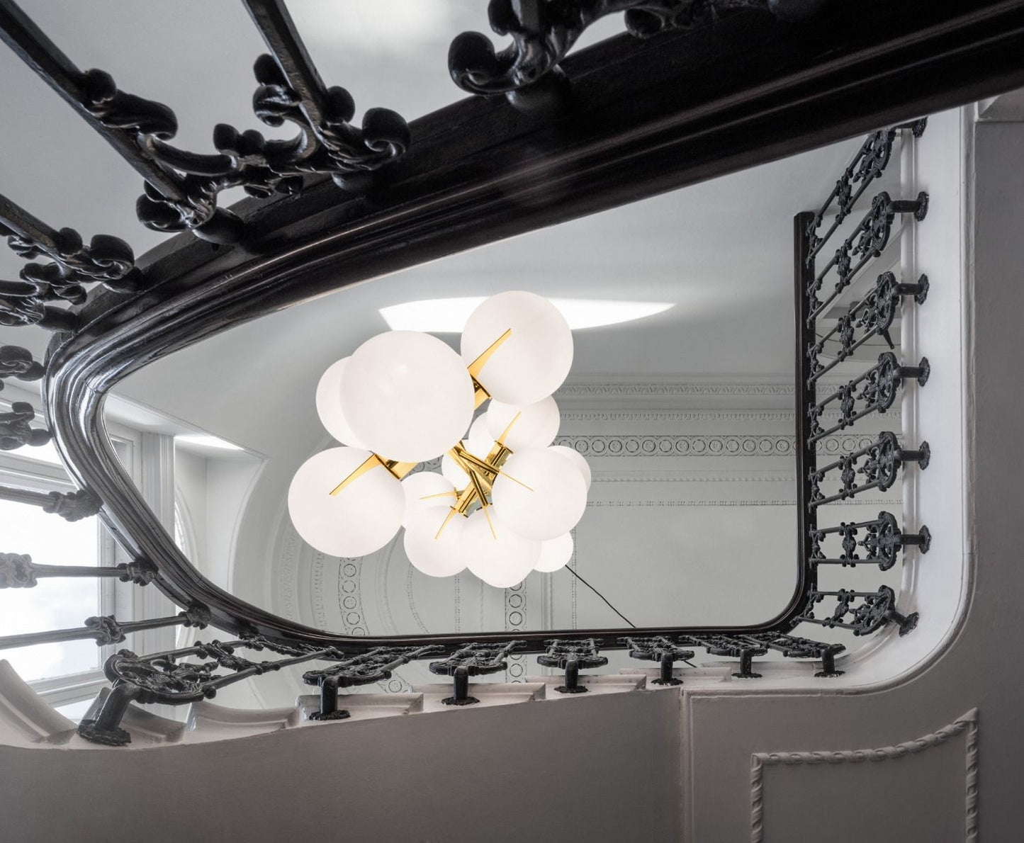 Plane Drop lysekrone messing Tom Dixon