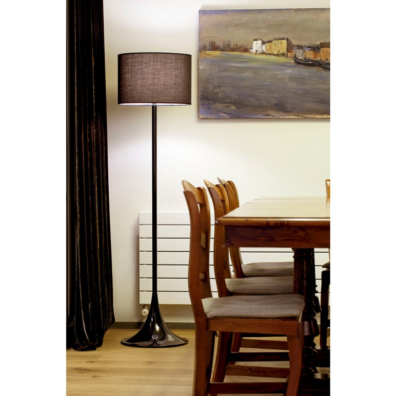 miljøbillede af black gulvlampe