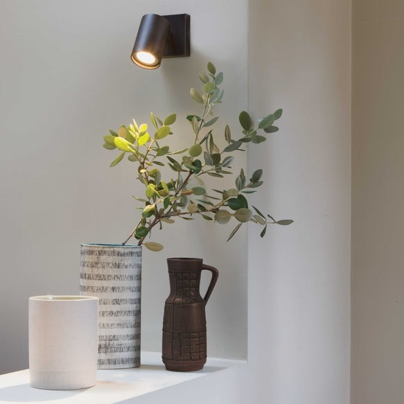 miljøbillede af Ascoli singel spot i bronze Astro lighting