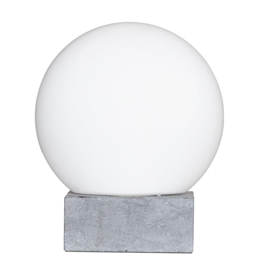 Glori bordlampe fra By Rydens mat hvid