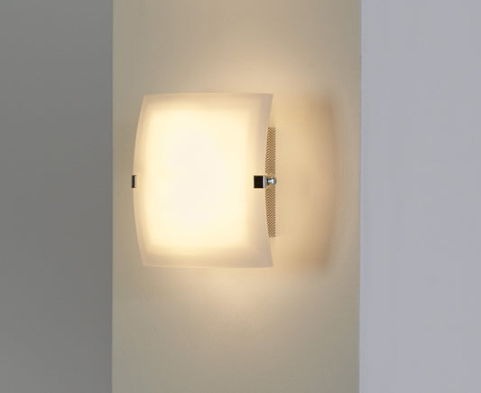 Nuvoletta væg loftlampe i frostet satineret glas Saije