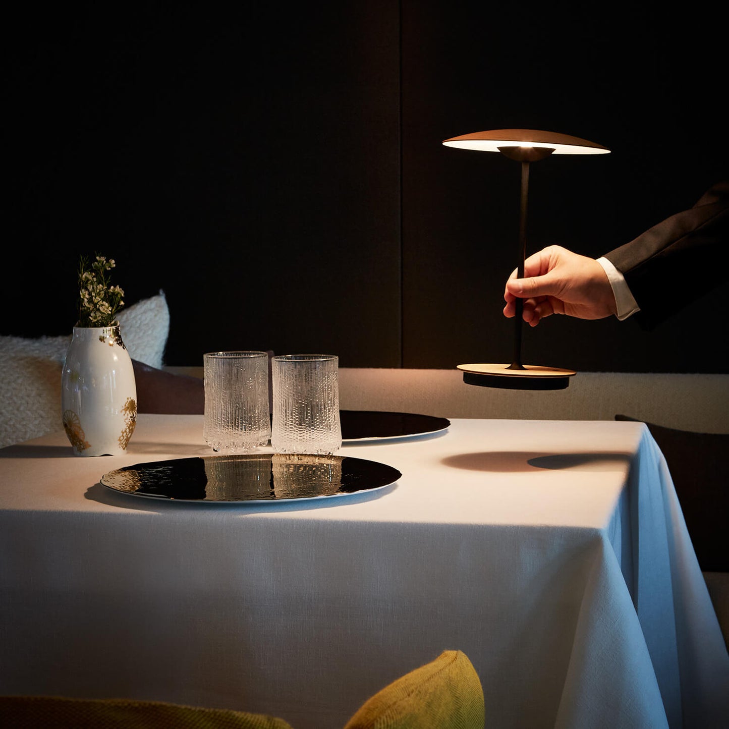 miljøbillede af Ginger 20 M Oak bordlampe fra marset