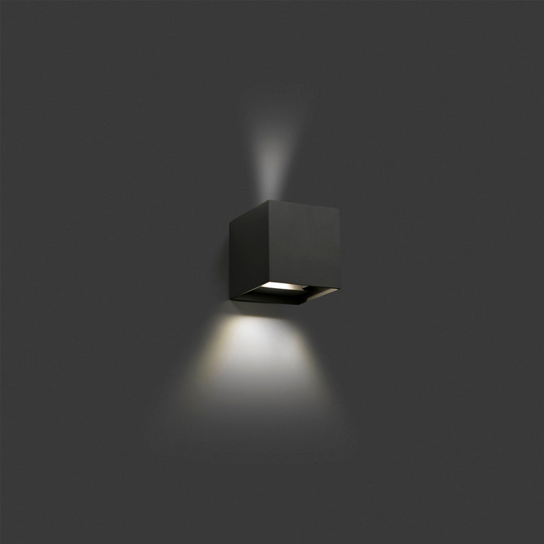Olan udendørslampe i antrasitgrå med streg lys op og bredt lys ned