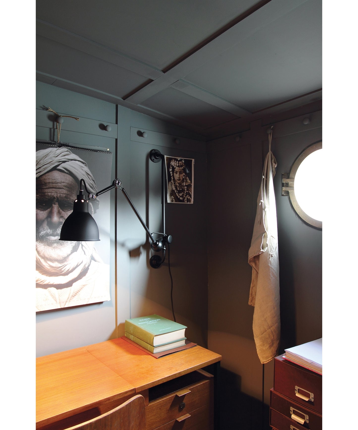 Lampe Gras 210 væglampe sort