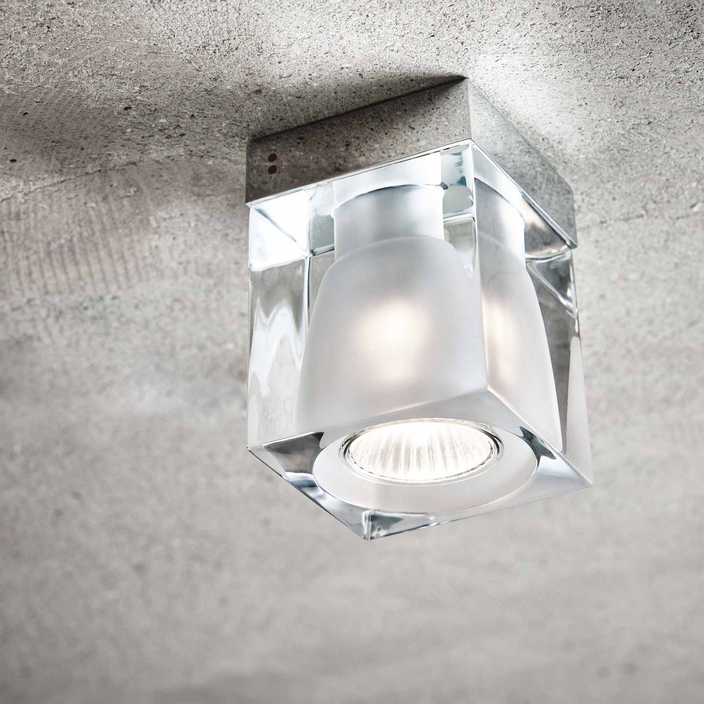 Ice Cube loftlampe fra Fabbian