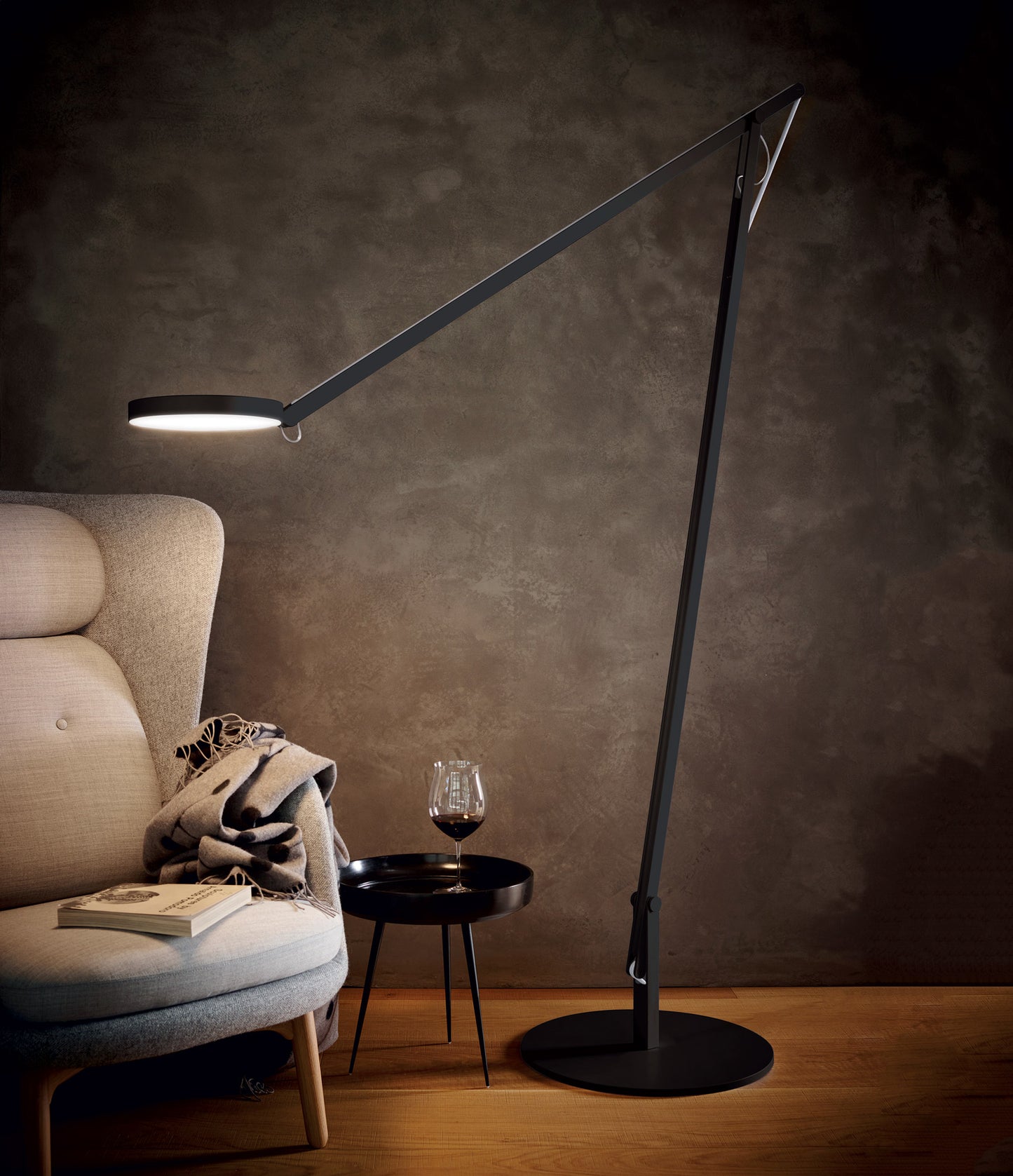 String XL gulvlampe fra Rotaliana
