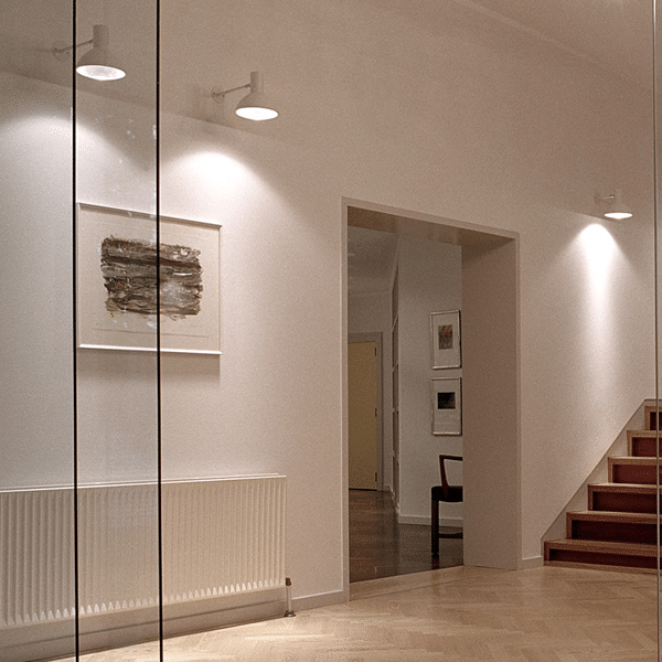 Tragten væglampe ABC lys