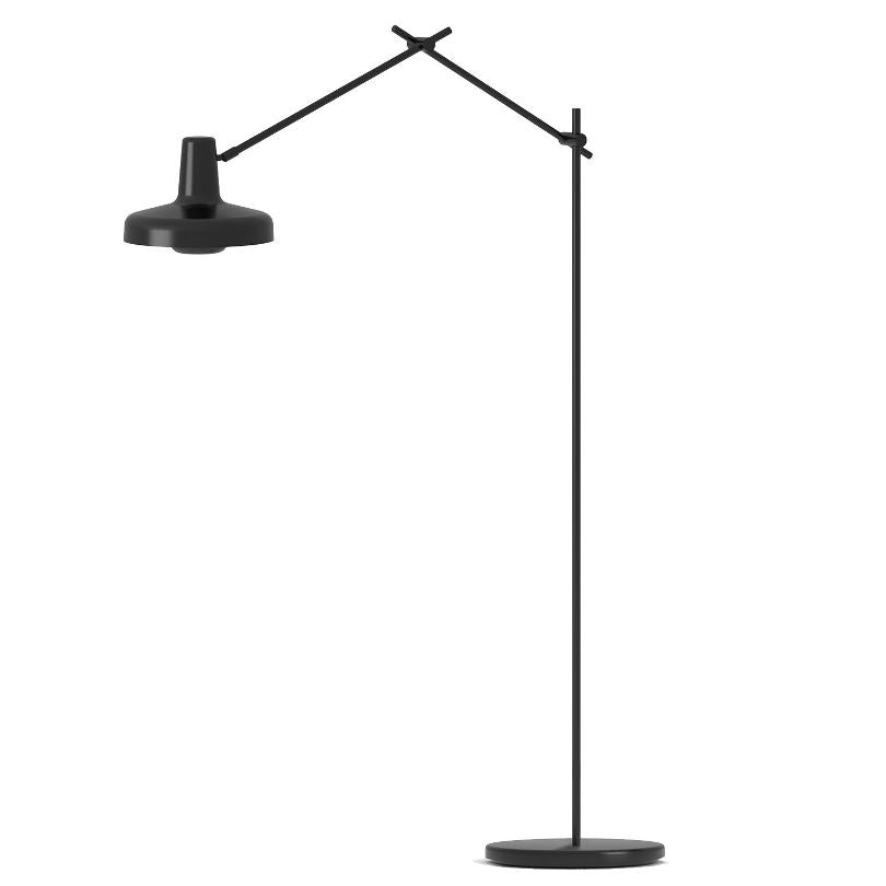 Arigato sort gulvlampe fra Gropa Products