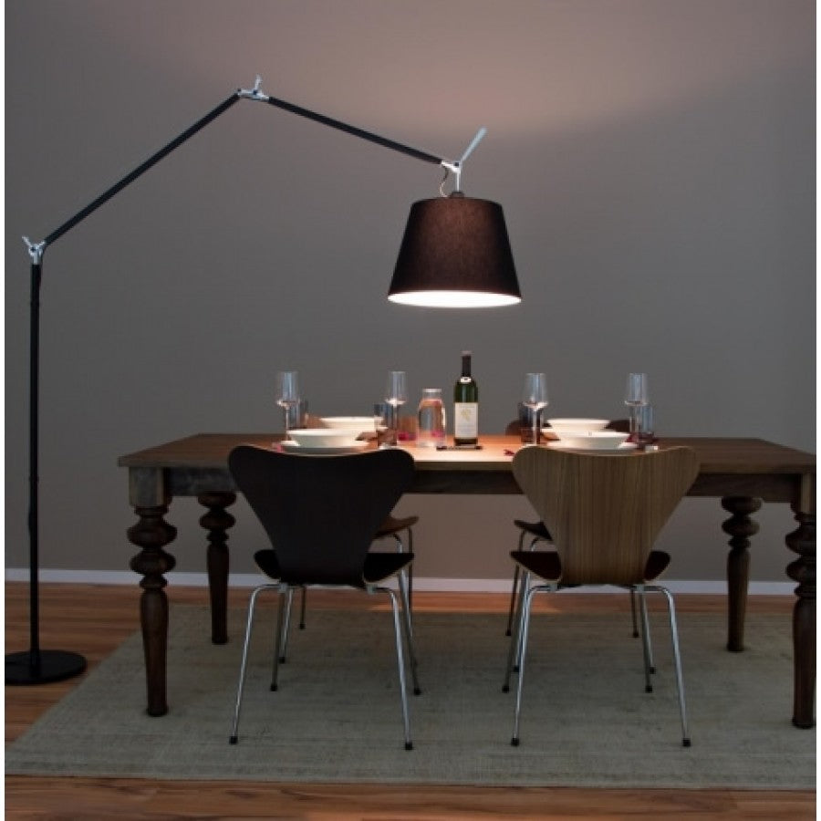 miljøbillede af tolomeo mega terra fra artemide 3