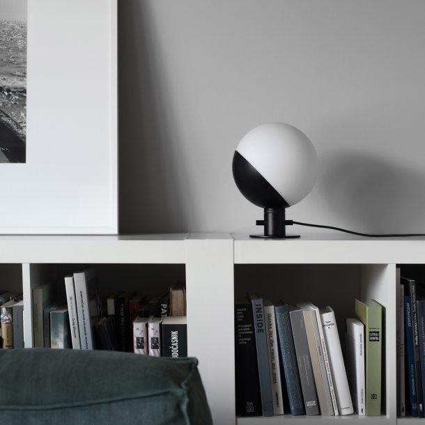 Baluna Small væg/-bordlampe fra Grupa Products