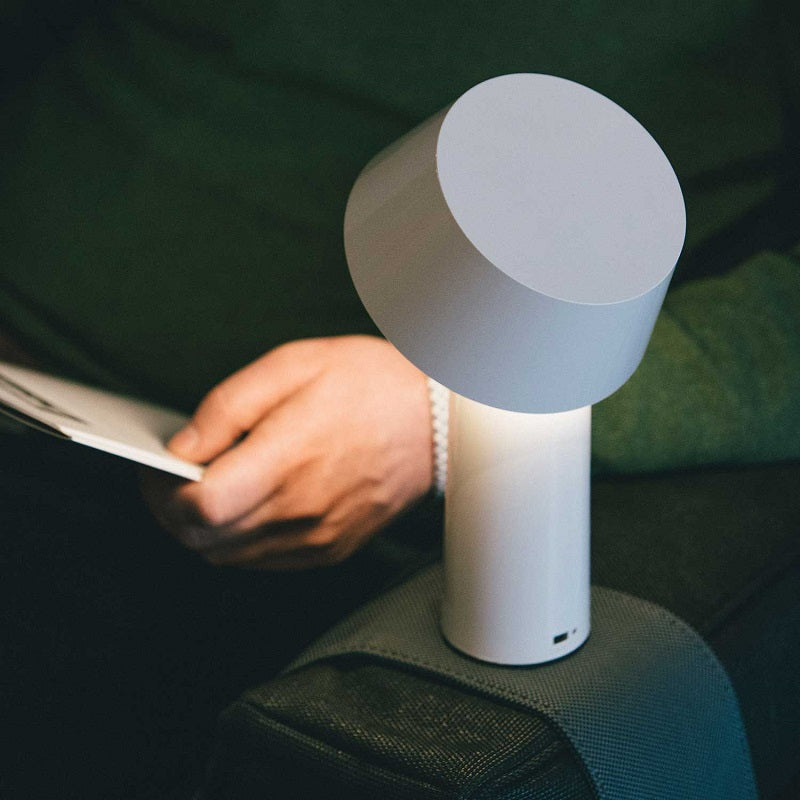Miljøbillede af Bicoca i off white bordlampe fra Marset