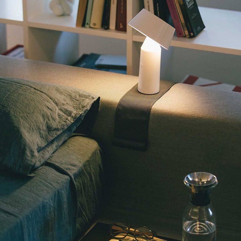 Miljøbillede af Bicoca i off white bordlampe fra Marset