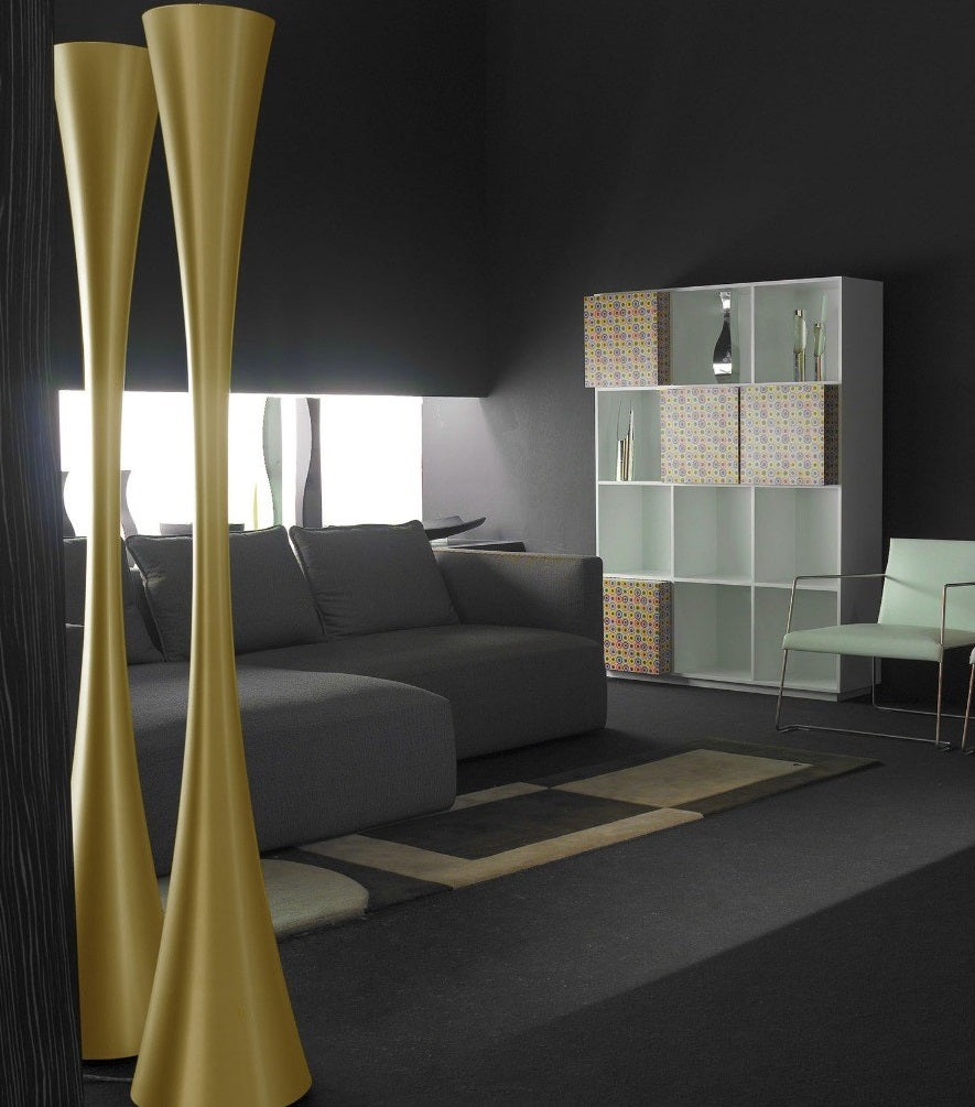 Biconica gulvlampe fra Martinelli Luce