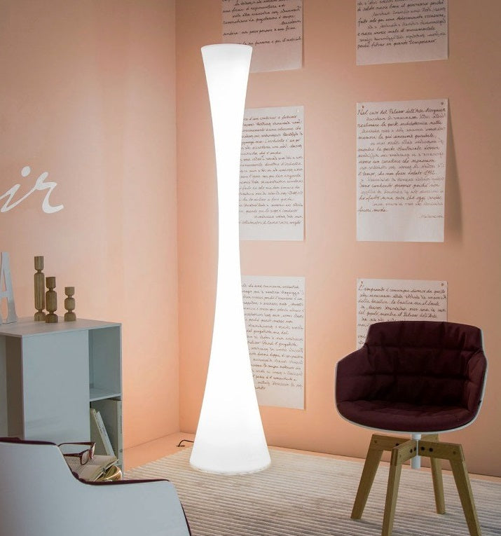 Biconica udendørs gulvlampe fra Martinelli Luce