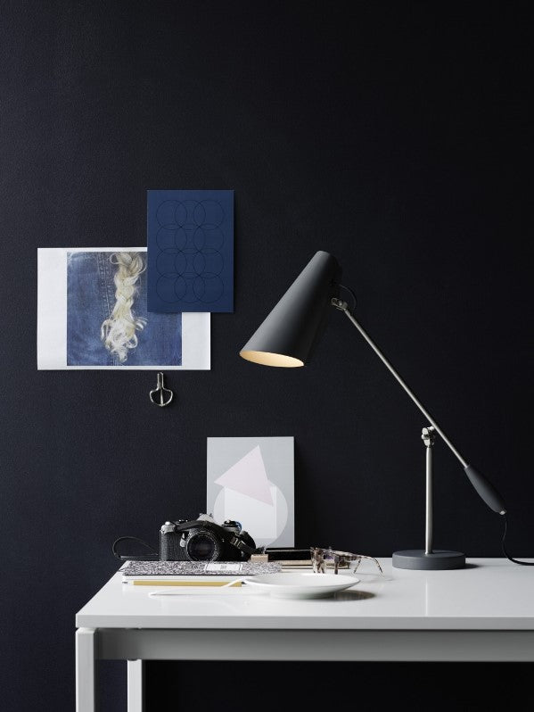 Birdy Floor bordlampe i grå med sort ledning fra Northern Lighting