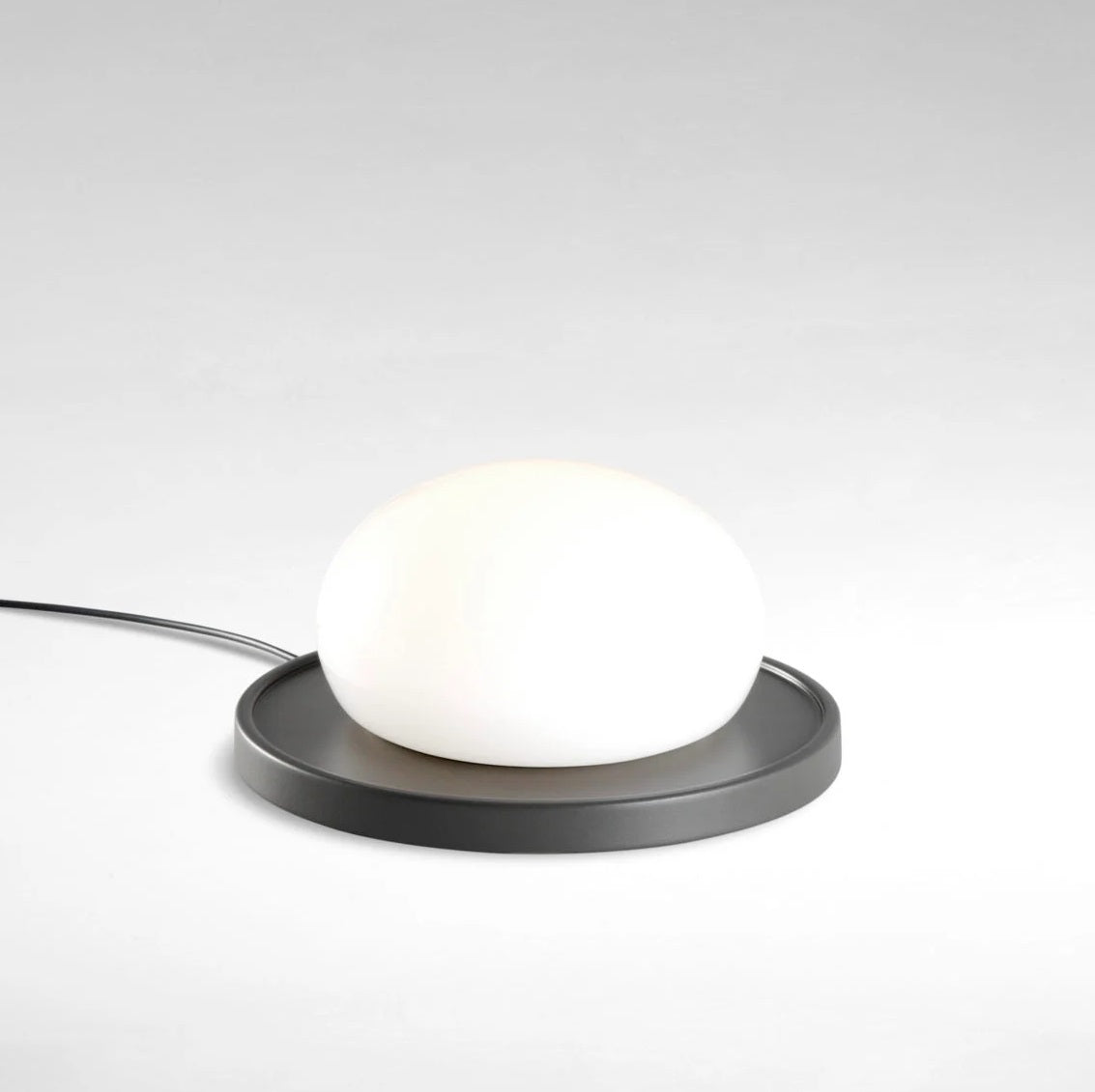 Bolita bordlampe fra Marset