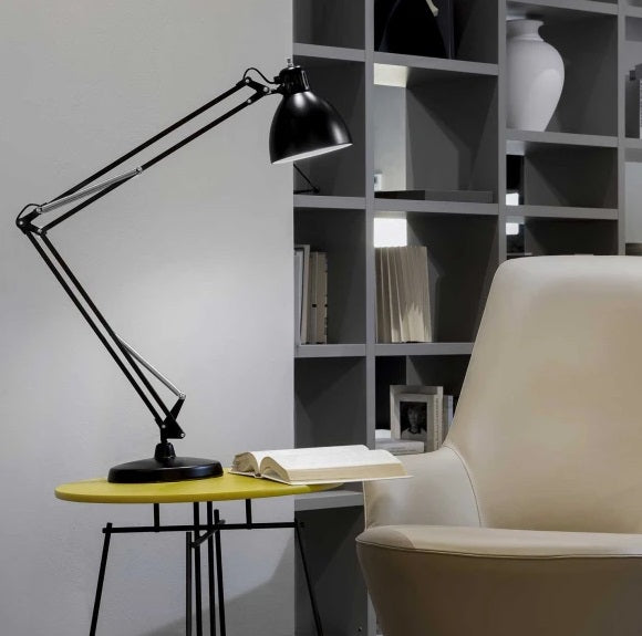 JJ Small bordlampe fra Leucos