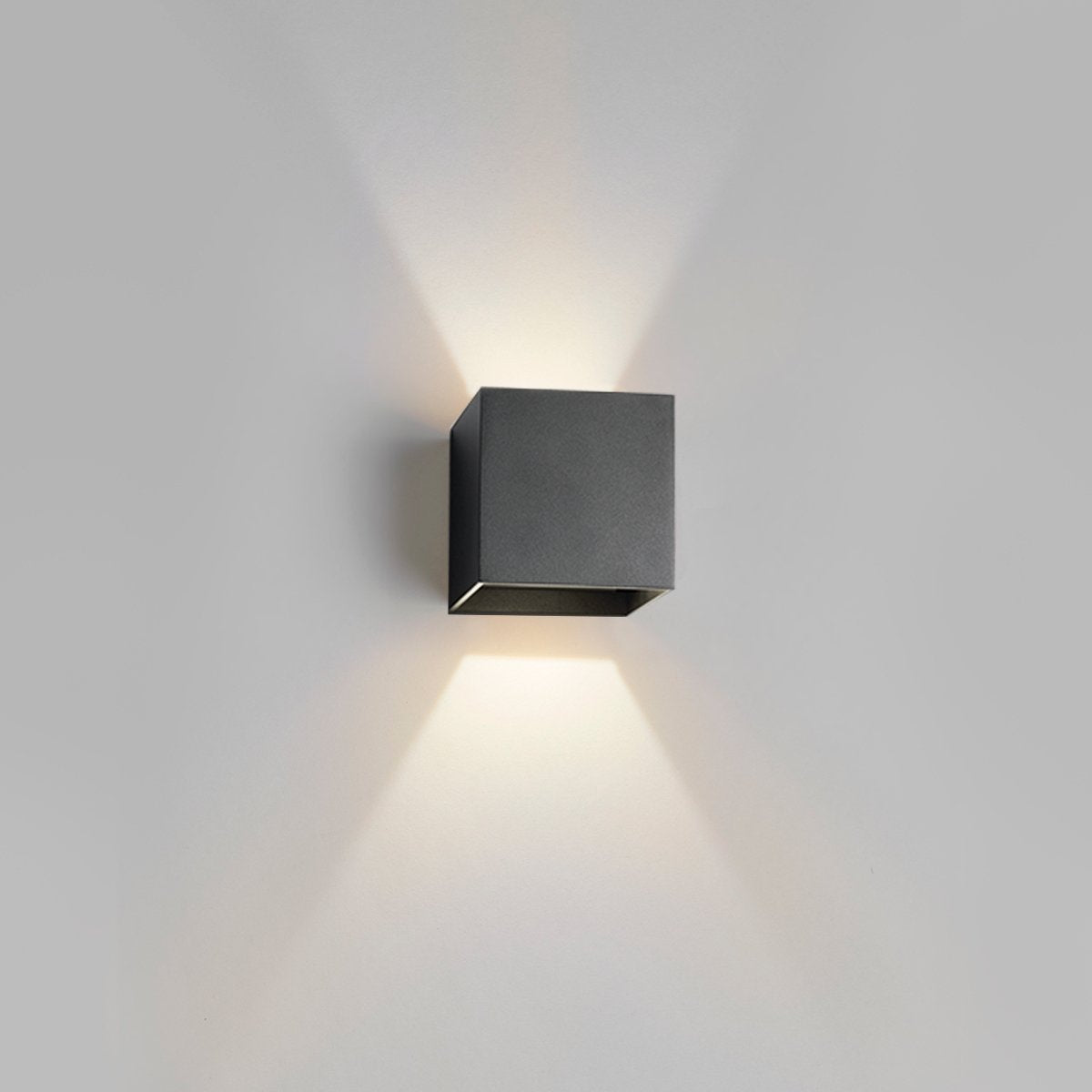 Forbigående fiber ingen forbindelse Box mini LED væglampe sort Light-Point (udstilling). Køb den hos Lamper 4U  – Lamper4u