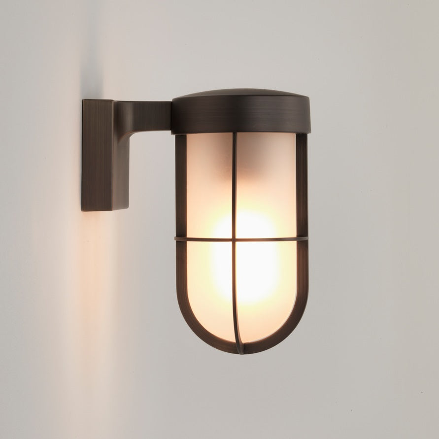 Cabin Frosted væglampe fra Astro Lighting