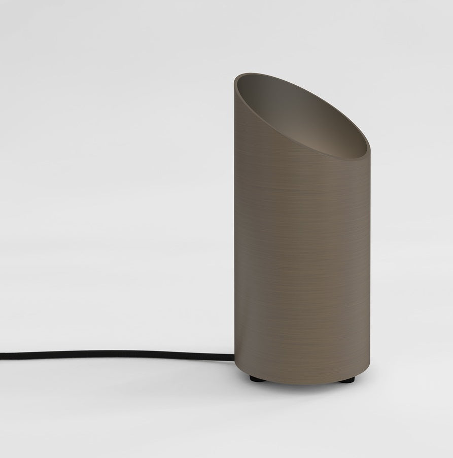 Cut gulvlampe fra Astro Lighting