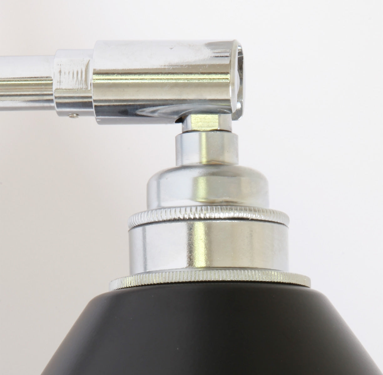 Closeúp billede af detaljer fra knækled på Task Floor FF393 fra Original BTC