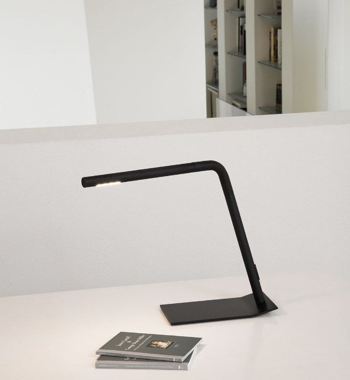 Colibri bordlampe fra Martinelli Luce