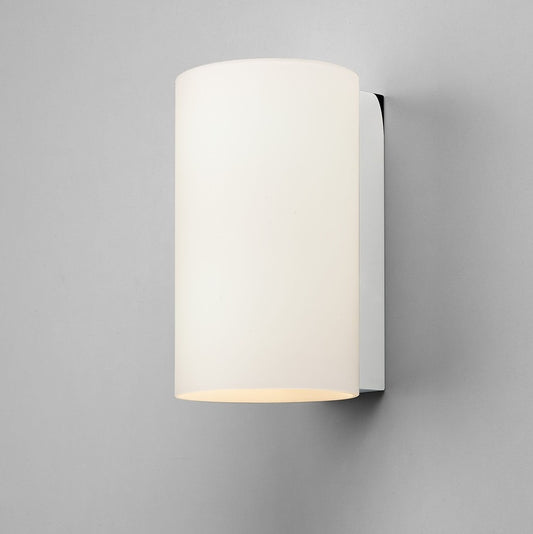 Cyl væglampe fra Astro Lighting