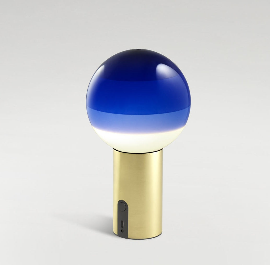 Dipping Light transportabel bordlampe fra Marset