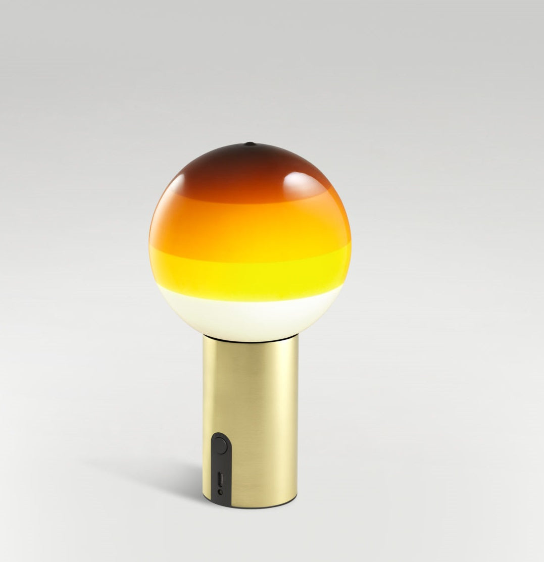 Dipping Light transportabel bordlampe fra Marset