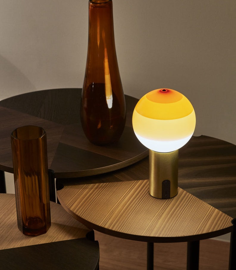 Dipping Light transportabel bordlampe fra Marset