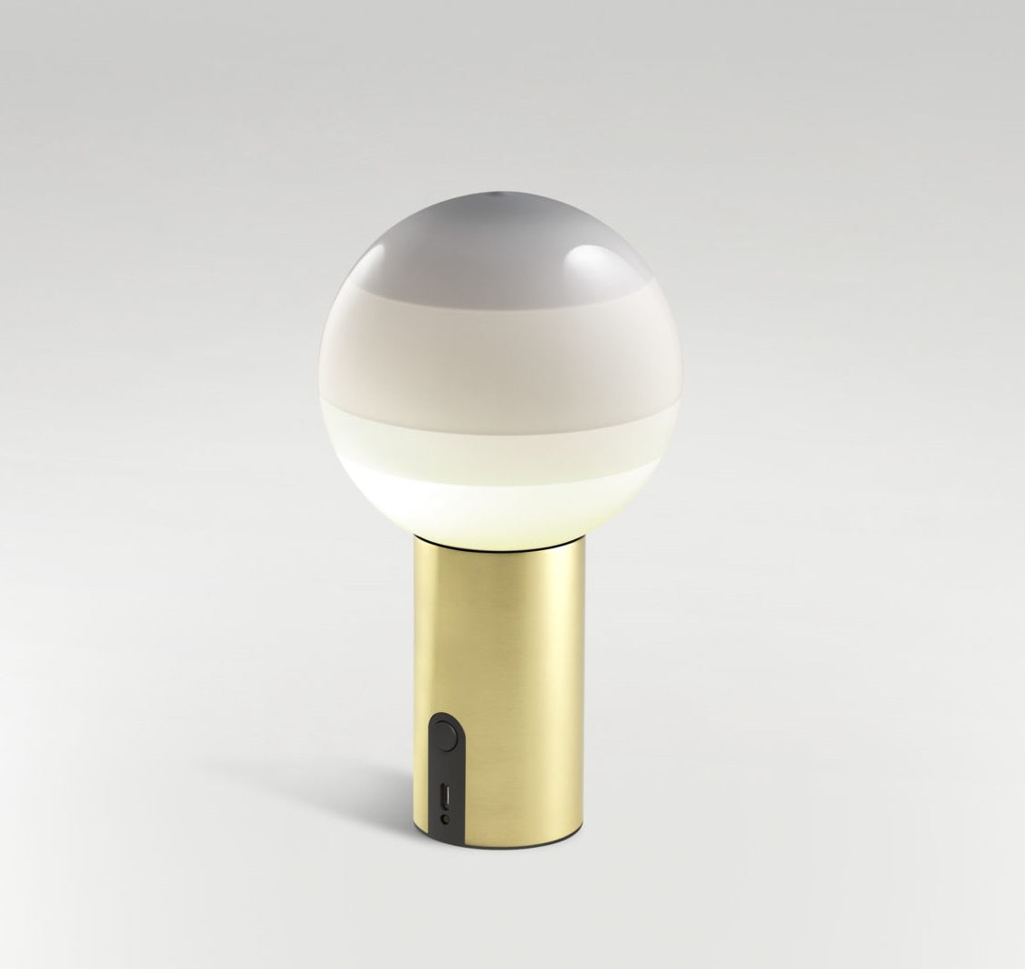 Dipping Light transportabel bordlampe fra Marset