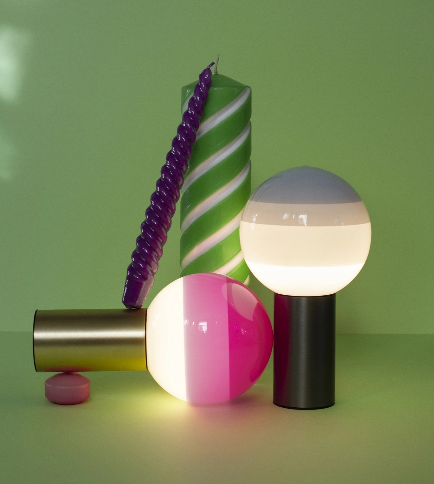 Dipping Light transportabel bordlampe fra Marset