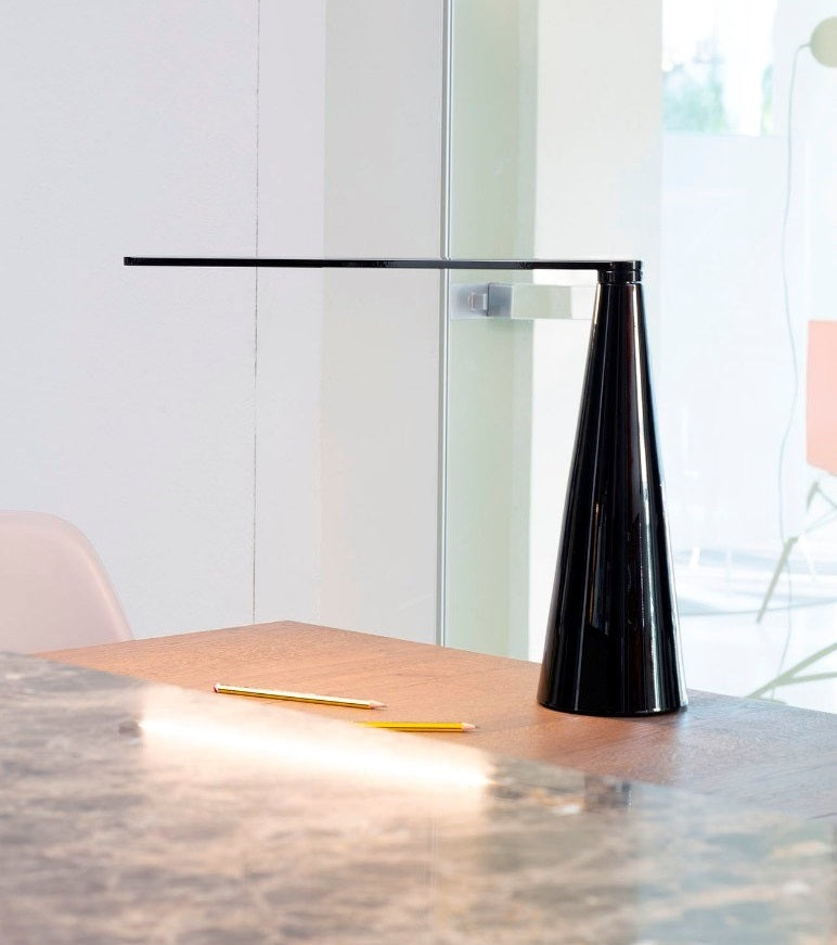 Elica bordlampe fra Martinelli Luce
