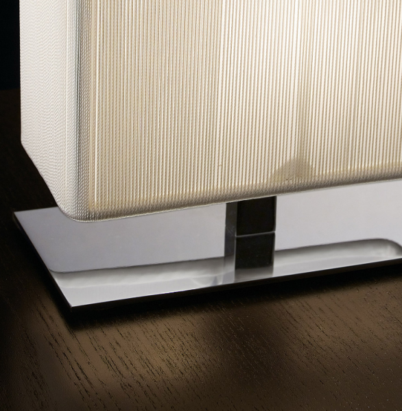 clavius bordlampe small i sand med krom stel