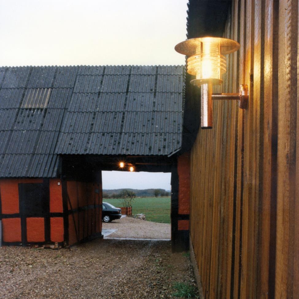 Miljøbillede af henrik væglampe i kobber fra david superlight 2